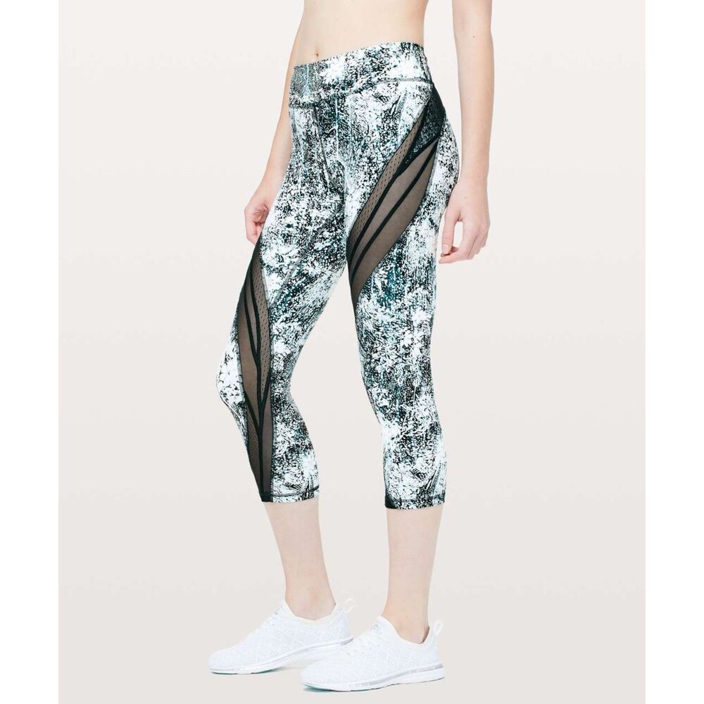 Lululemon Never Still Crop Leggings Blue White Mesh Floral, Size 10 (C7)